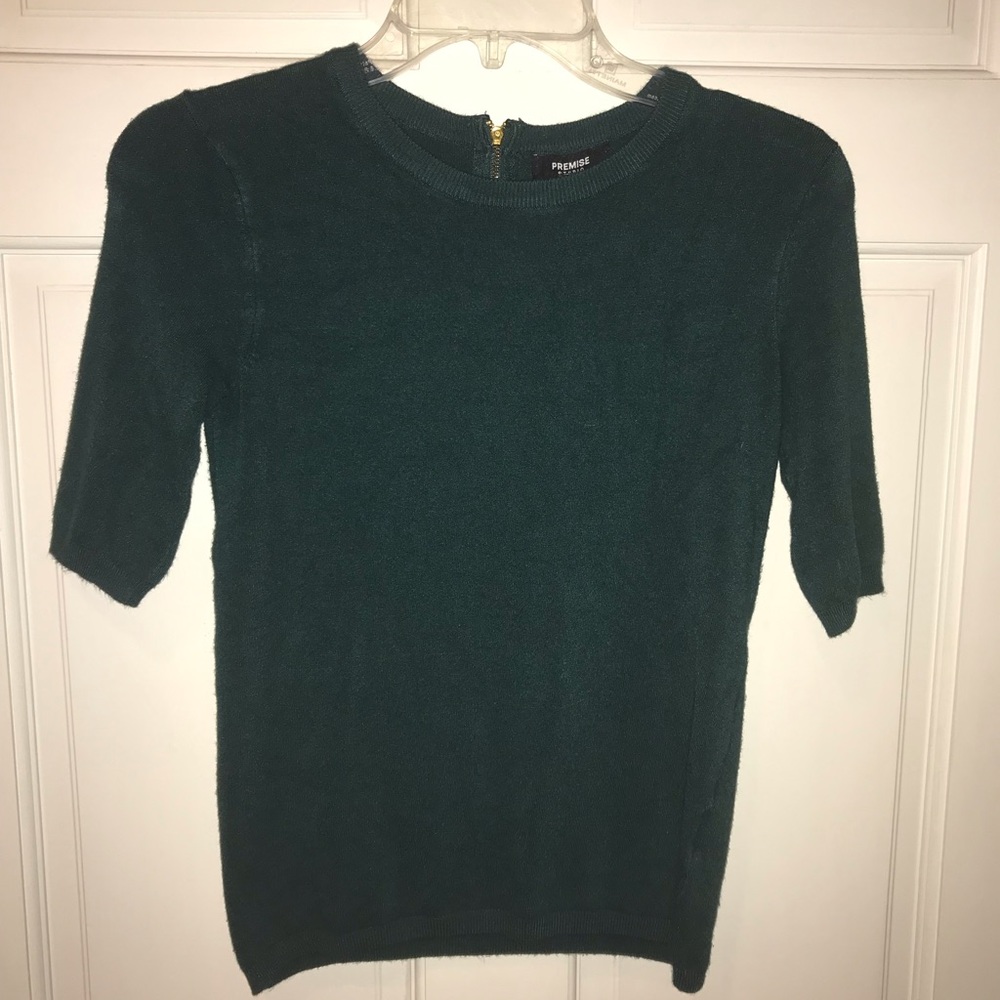 Woman’s top - Picture 2 of 3